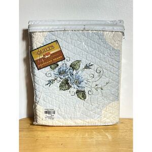 NEW Cracker Barrel Cassandra‎ 20" x 26" Standard Pillow Sham with Blue Flowers